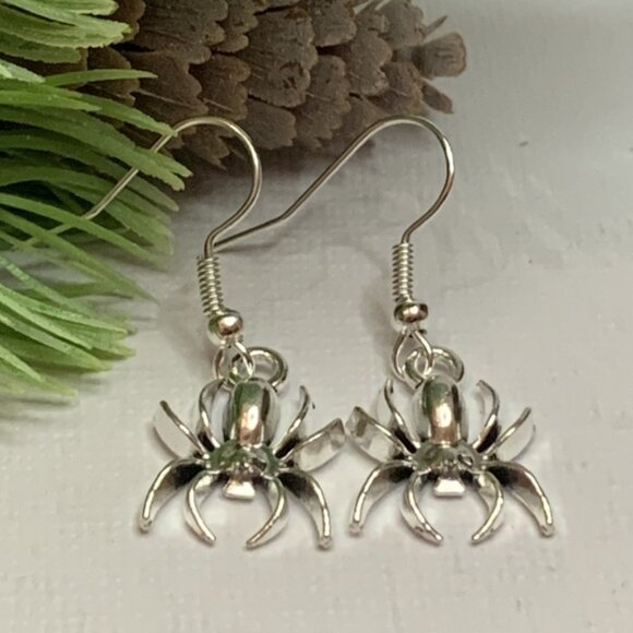 Spider Earring, Halloween Earring, Insect Earring, Arachnid Earring, Gift Idea - Picture 5 of 8